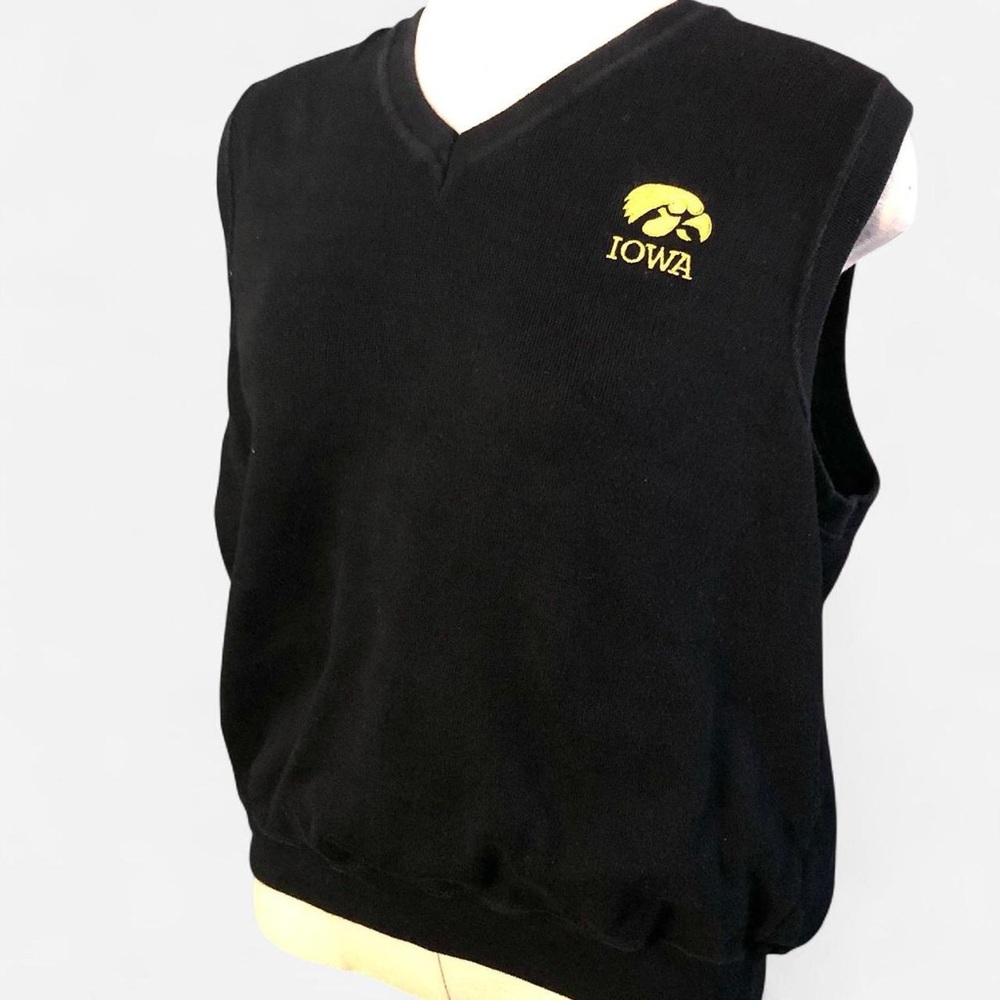 Iowa Hawkeyes 100% Cotton Black V Neck Sleeveless Sweater Vest Women’s Size L